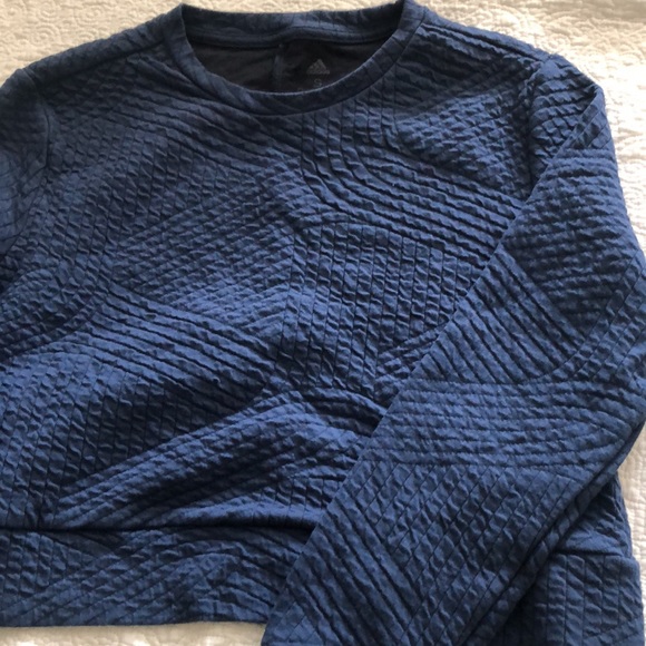 cropped sweatshirt with cut out detail in back - Picture 3 of 3